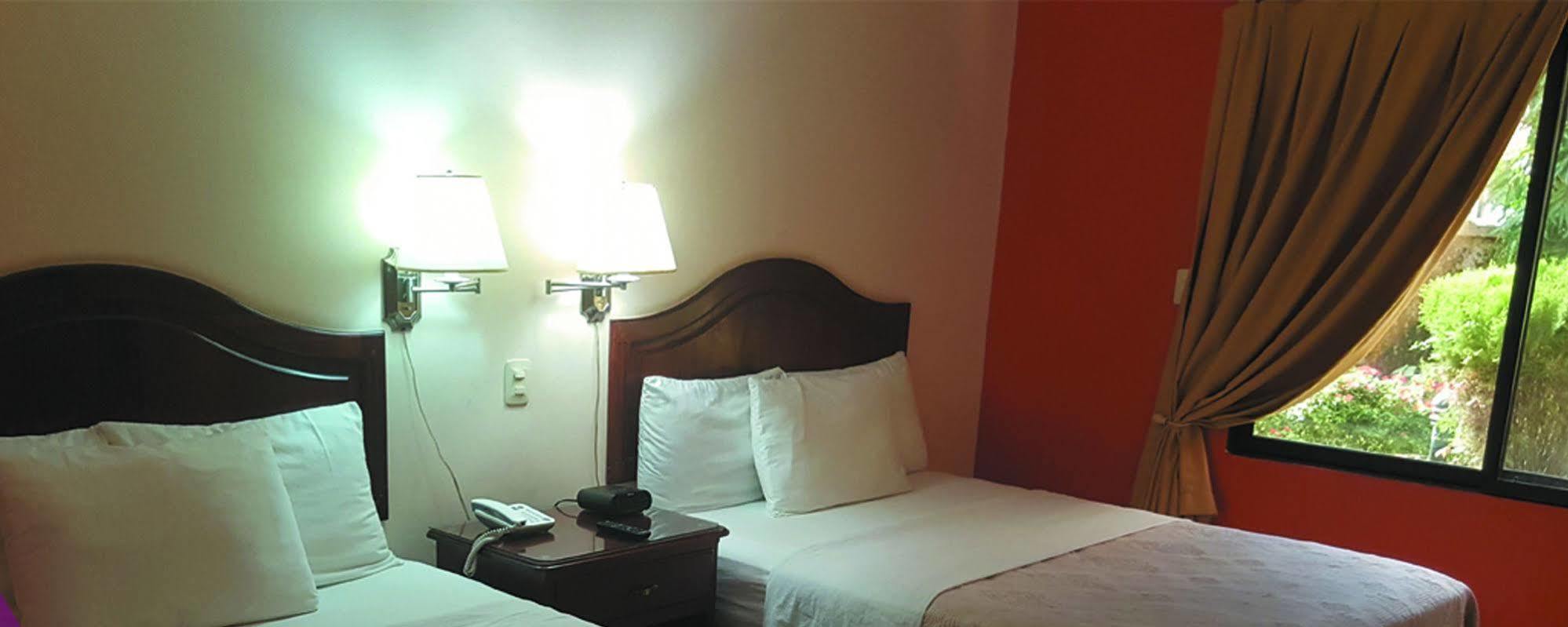 Hotel Plaza Maria Catacamas Buitenkant foto