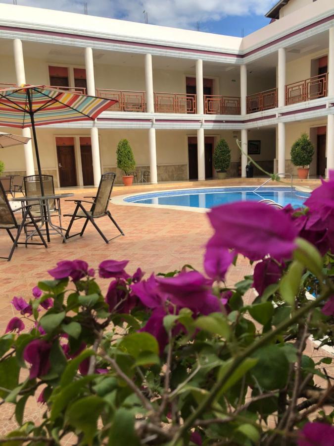 Hotel Plaza Maria Catacamas Buitenkant foto